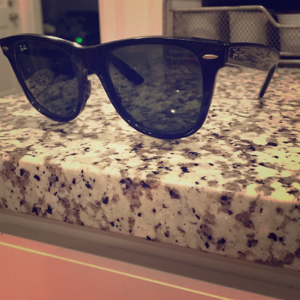 Ray-Ban Sunglasses (Black)